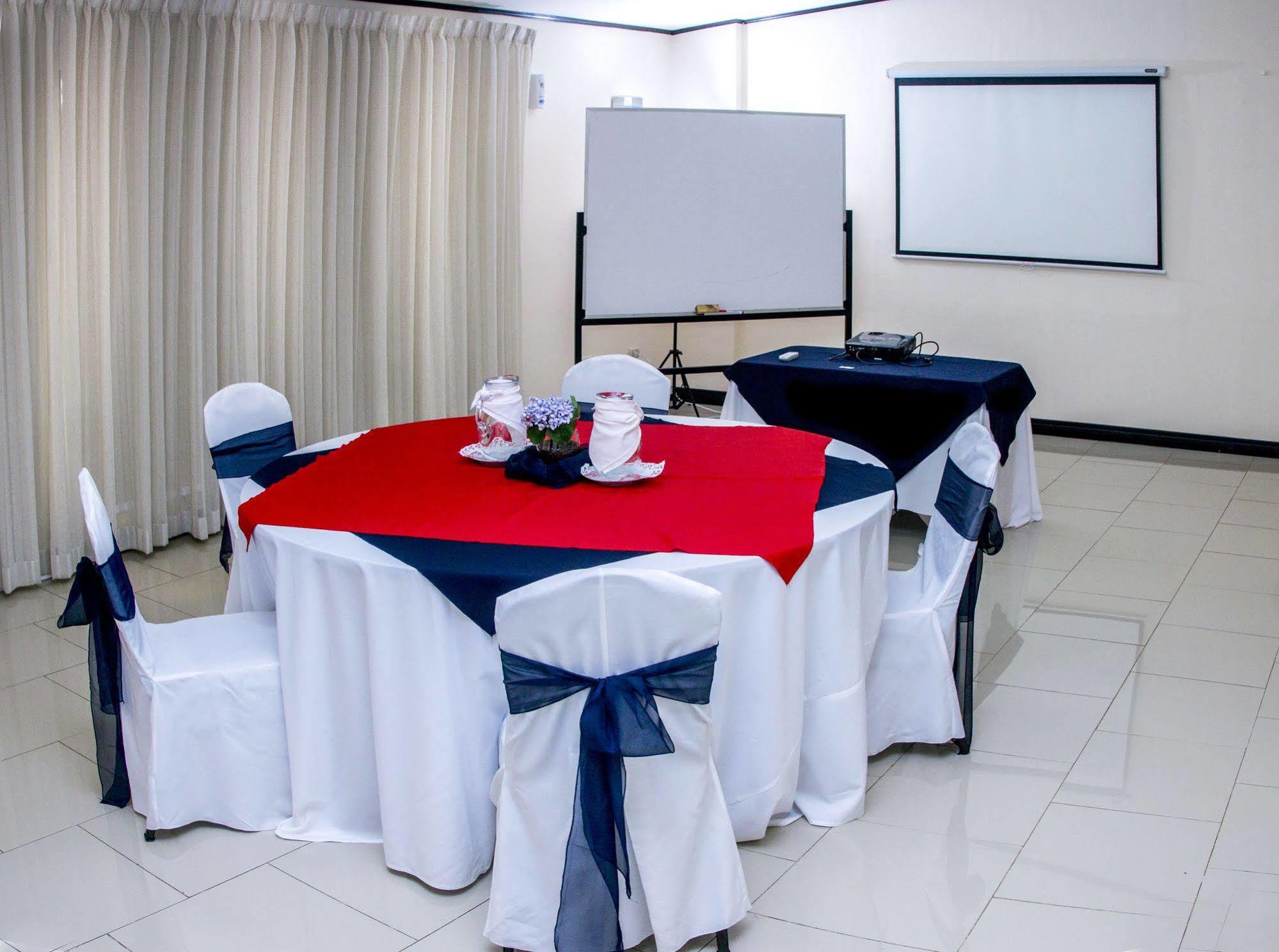 Hotel Y Restaurante El Guarco Cartago Ngoại thất bức ảnh