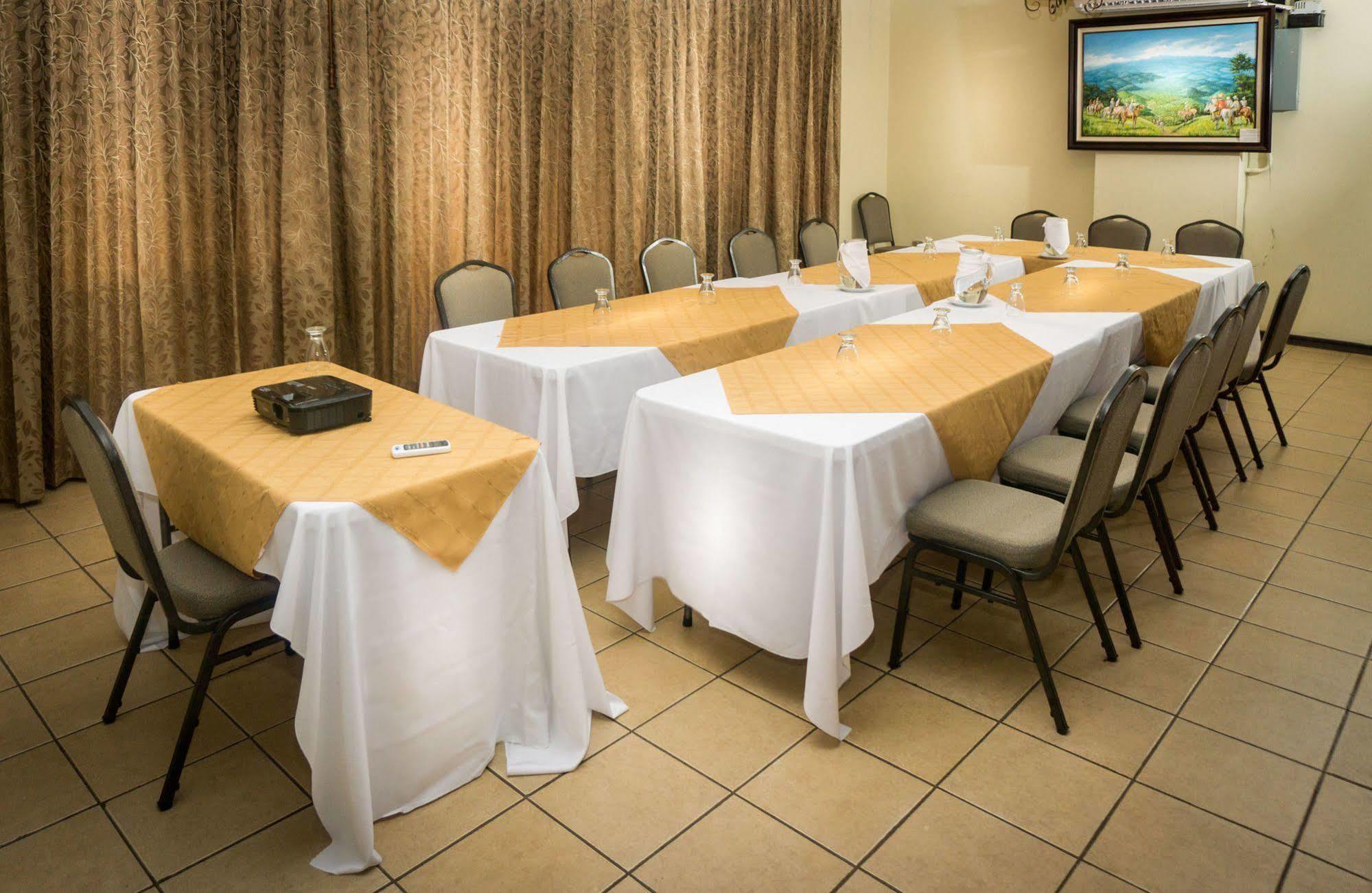 Hotel Y Restaurante El Guarco Cartago Ngoại thất bức ảnh